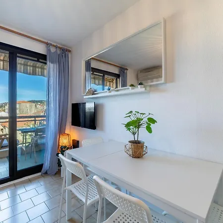 Apartment Saint James-12 By Interhome *